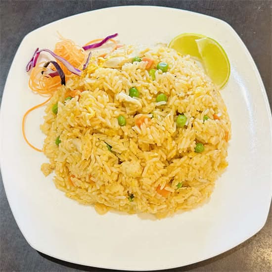 Chinese Chicken Yeung Chow Fried Rice (with egg) 中式鸡肉扬州炒饭（含蛋）